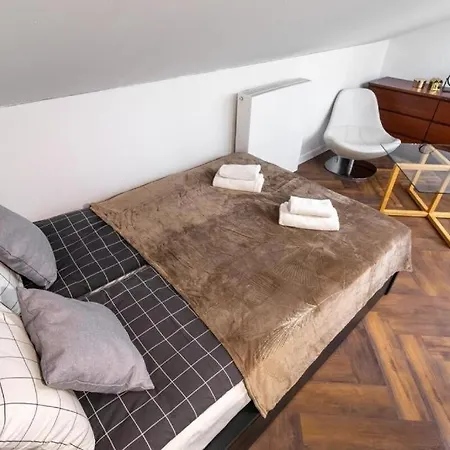 Close - Marcinkowskiego 2 Varšava