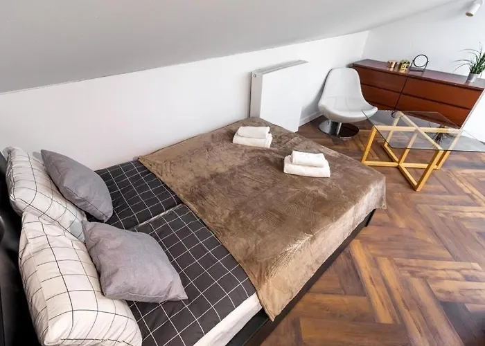 Close - Marcinkowskiego 2 Warsaw